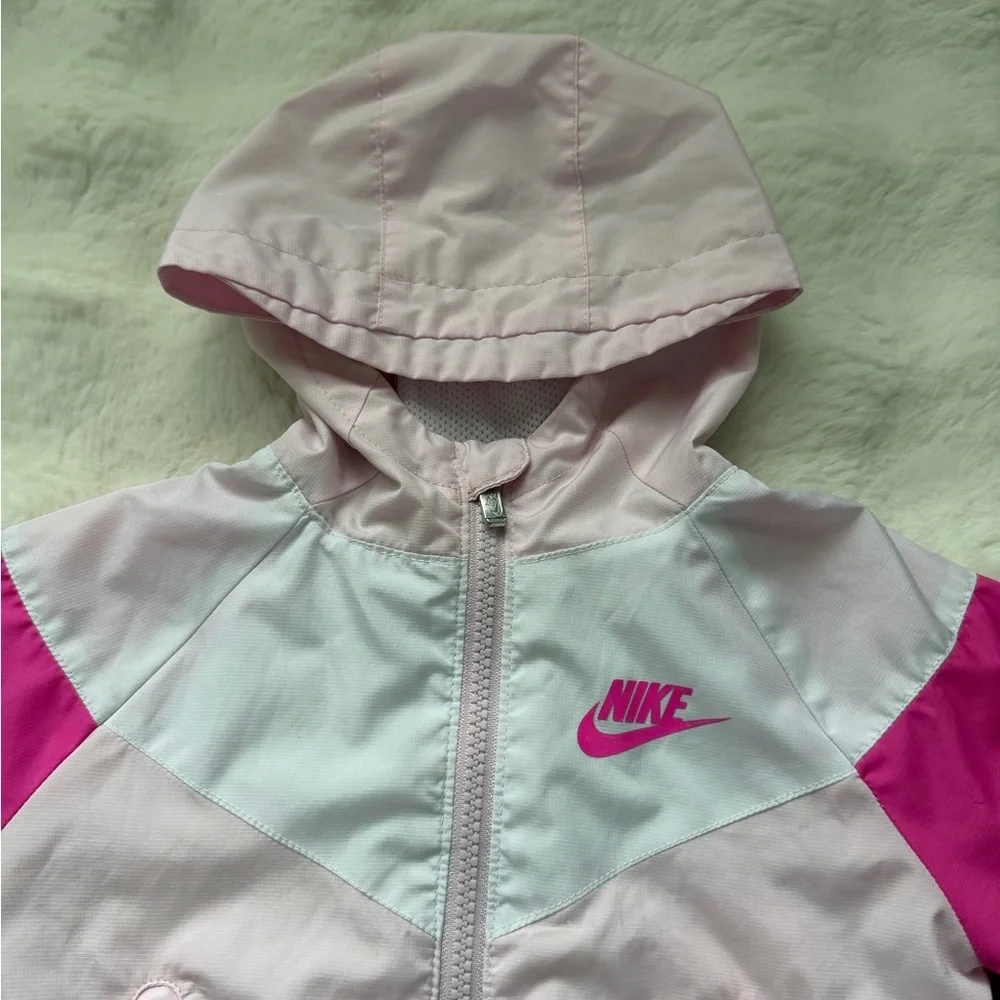 Nike Girls Windreaker Water-Resistant Colorblock Jacket in Pink - 2T